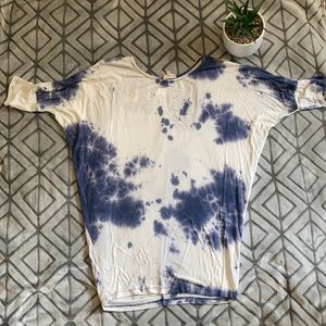 Hayden Girls Youth blue and white tie dye top